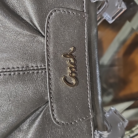 COACH Ashley Wristlet EUC - Picture 2 of 11